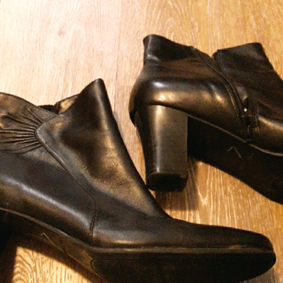 Boot - Picture 1 of 3